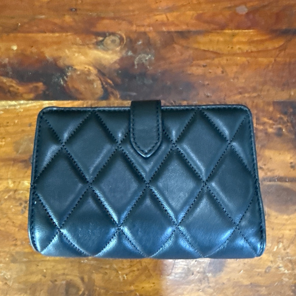 Kate Spade Black w/Gold Hardware Quilted Bi-fold Wallet - Picture 2 of 8